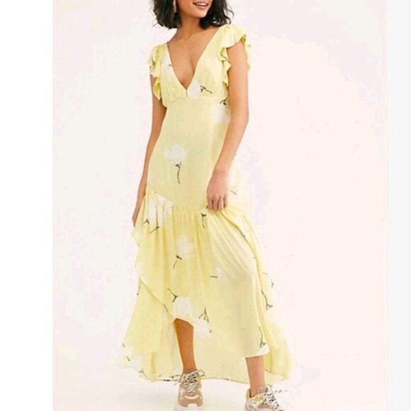 Free People Dresses & Skirts - Free People She's a waterfall flutter maxi dress size 4